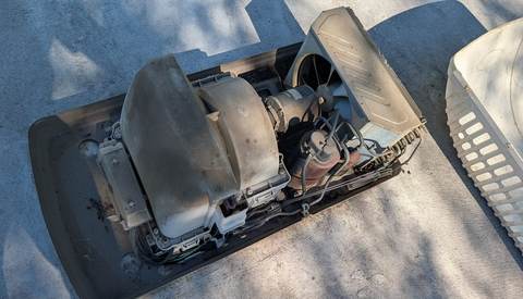 RV rooftop AC unit component service