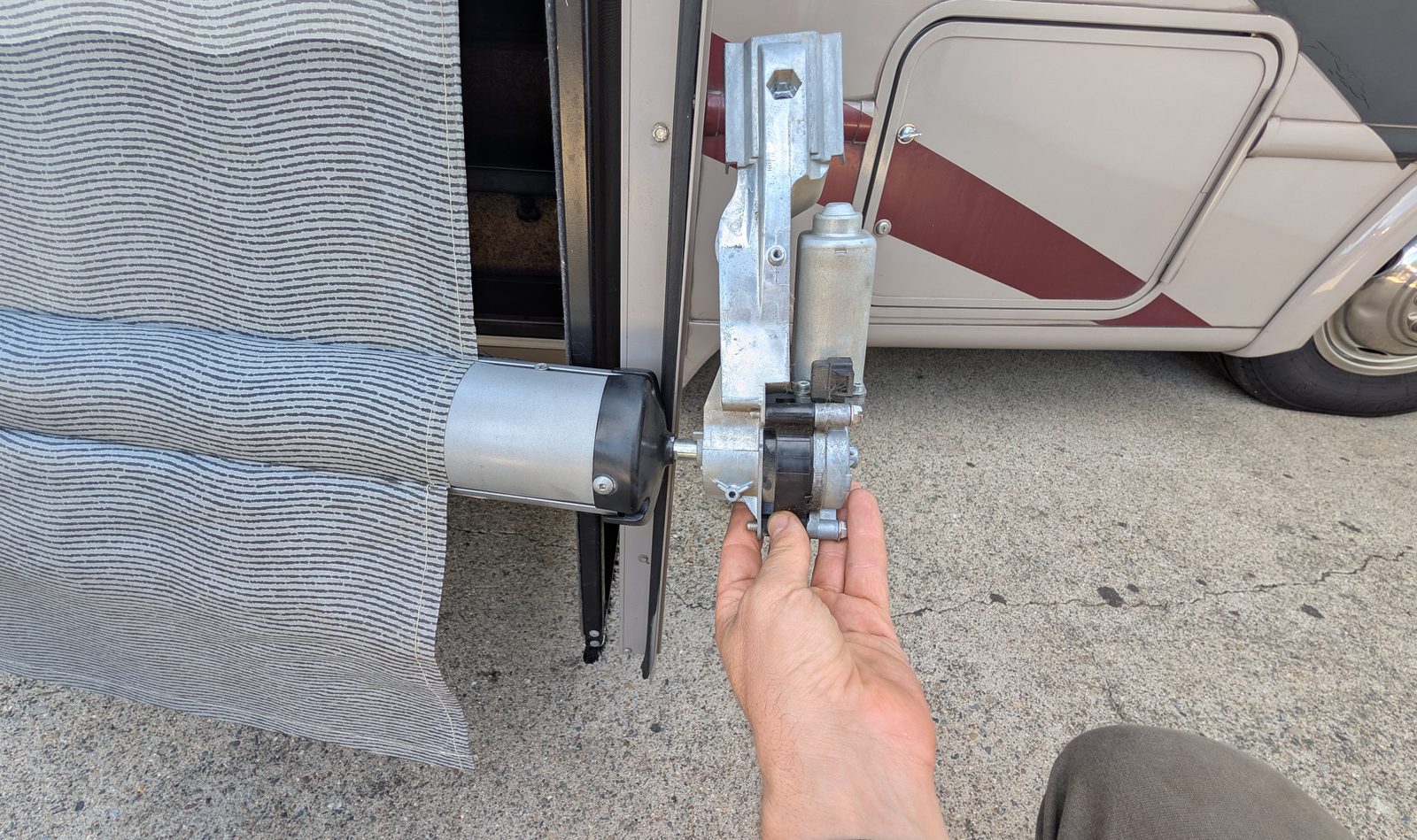 RV awning motor replacement